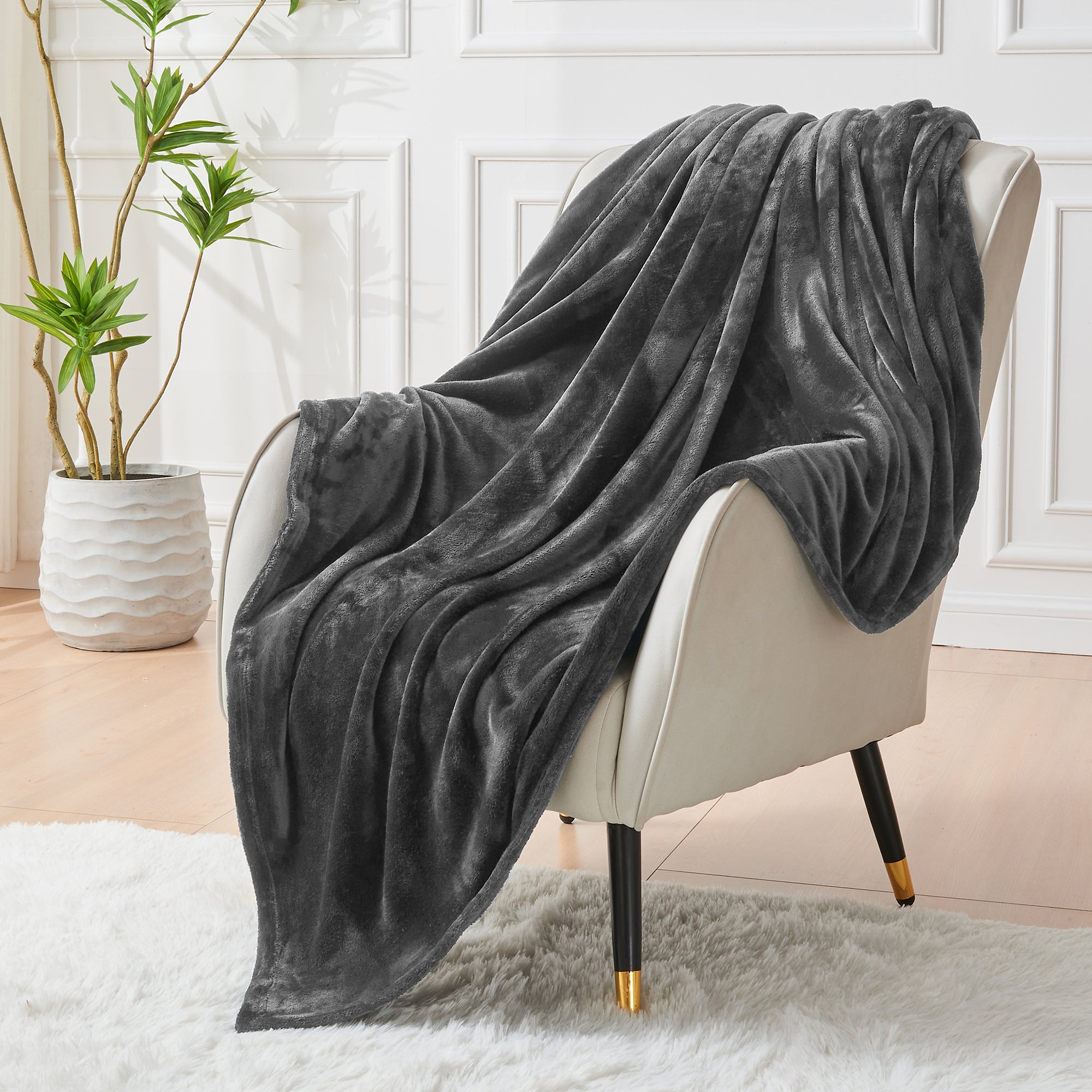 Lovana Lightweight Fleece Microfiber Soft Blanket