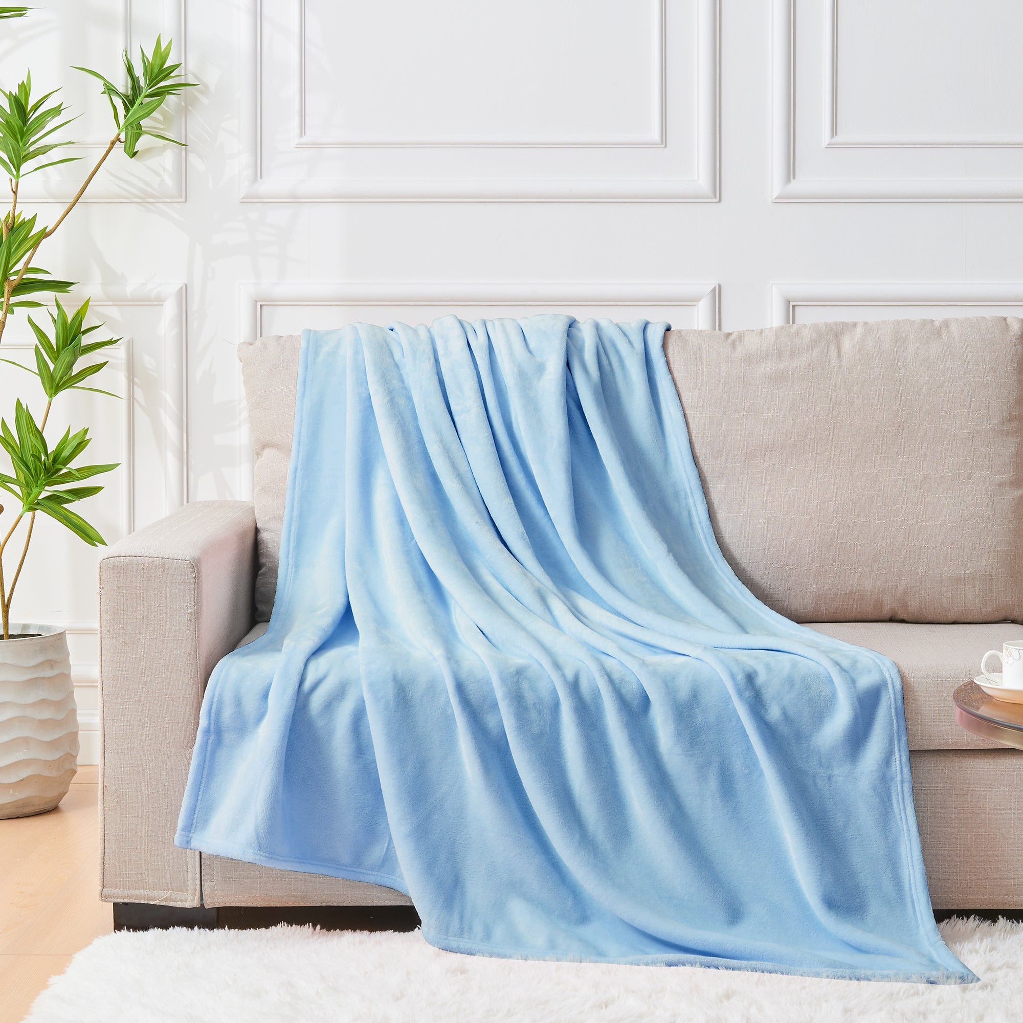 Lovana Lightweight Fleece Microfiber Soft Blanket