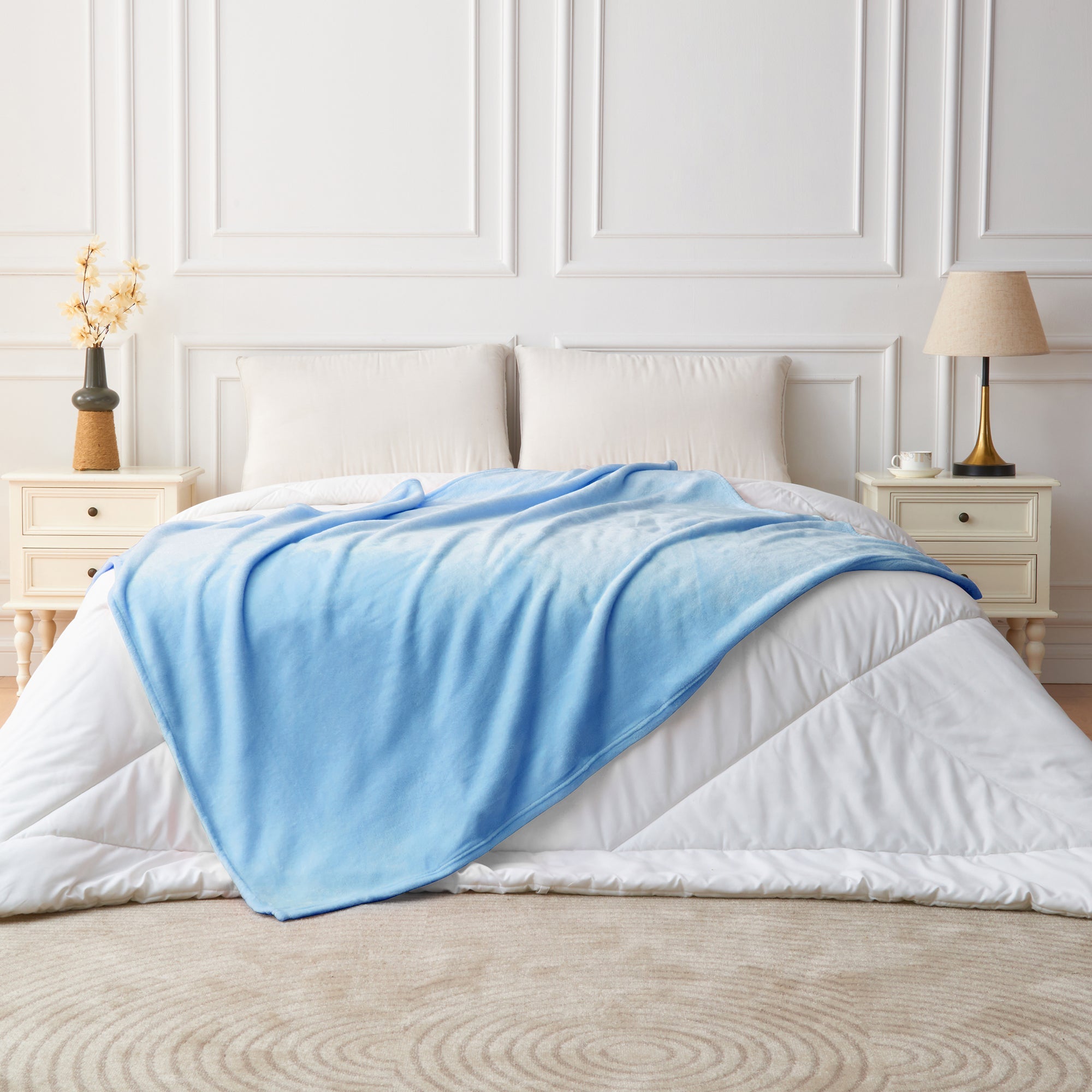 Lovana Lightweight Fleece Microfiber Soft Blanket
